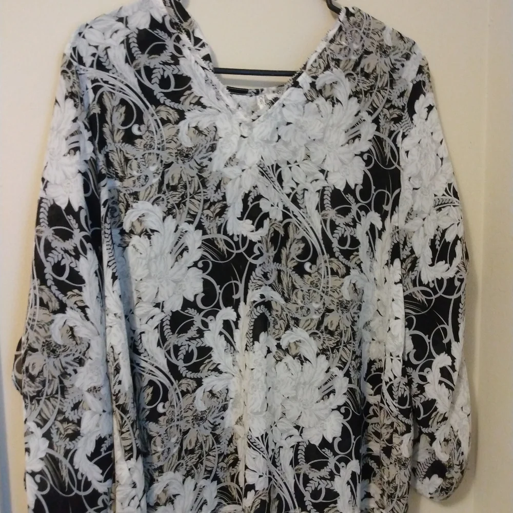 Set of 8 Women Blouses - Picture 6 of 8